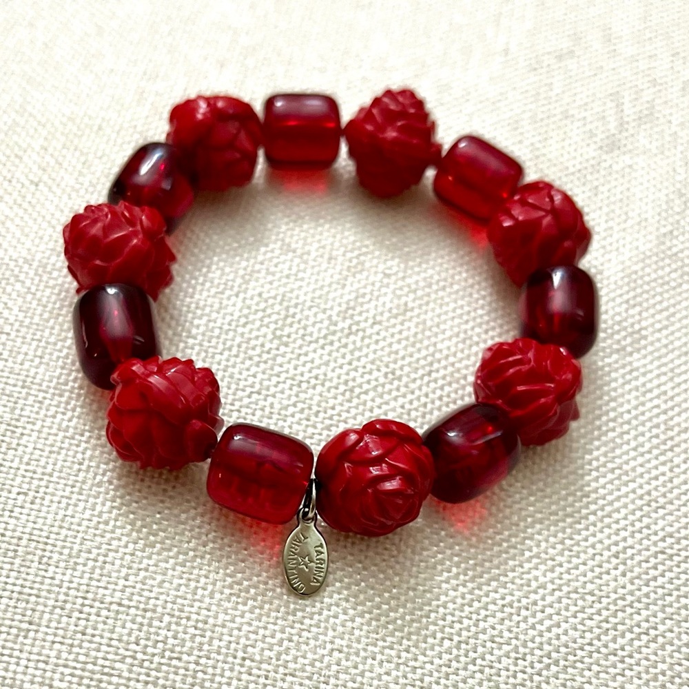 COPY - Tarina Tarantino Carved Rose Stretch Bracelet
Classic NWOT